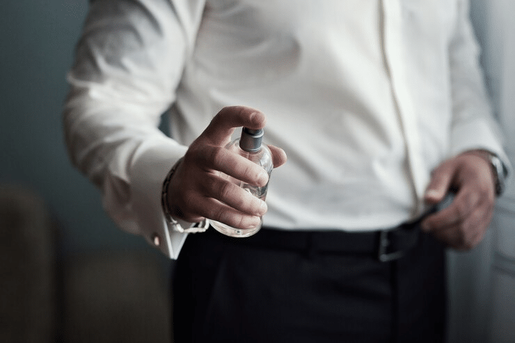 sentir cheiro de perfume masculino do nada espiritismo