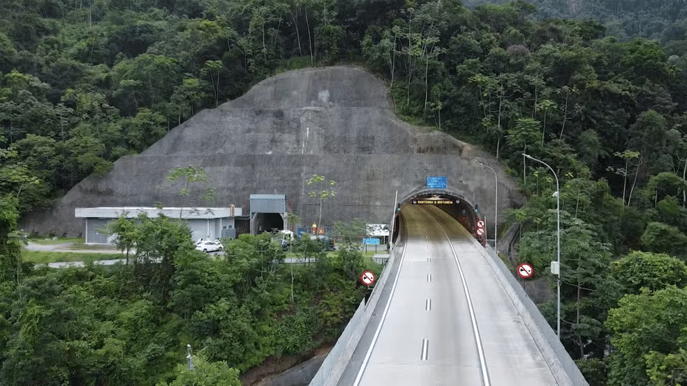qual o maior túnel do Brasil