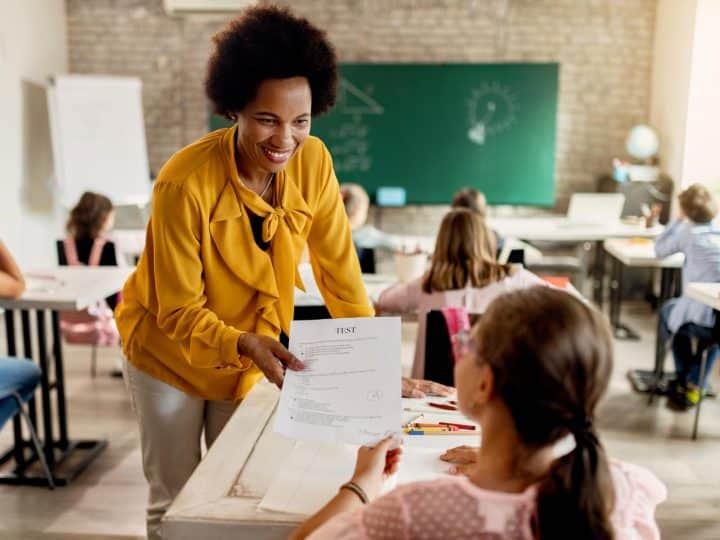 Gestão de Programas de Responsabilidade Educacional: Impactos no Crescimento e Valor Corporativo