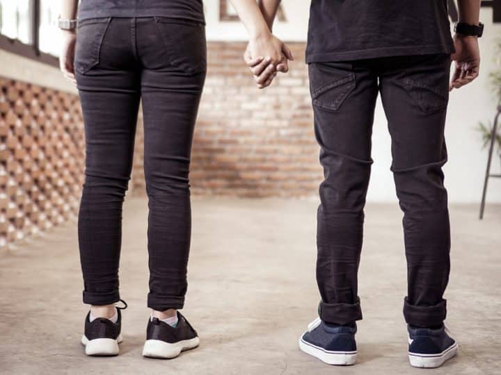 Calça Jeans Preta: Como Usar e Combinar Com Diferentes Peças