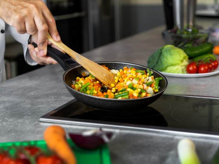 Vale a pena trocar seu fogão por um cooktop? Prós e contras