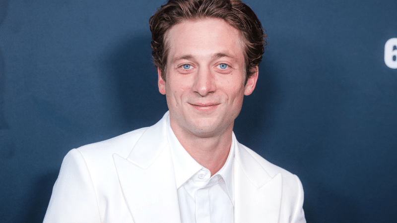 Qual a altura de Jeremy Allen White? Descubra tudo sobre o ator