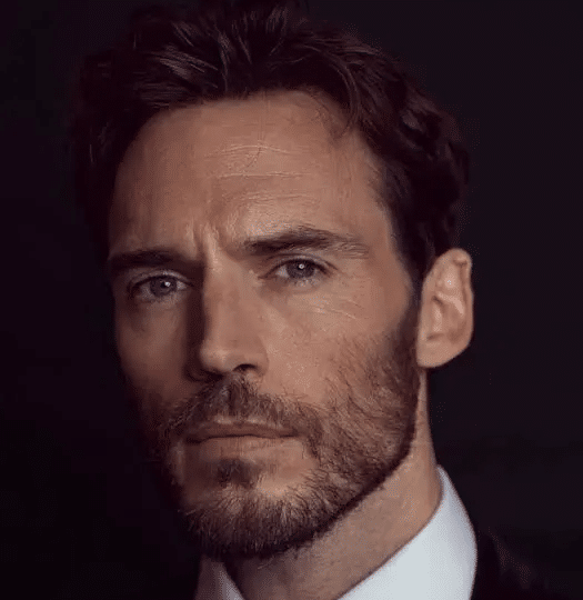 Quem é a namorada de Sam Claflin? Vida amorosa do astro britânico